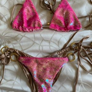 Beach Bunny Bikini (M top) (L bottom)